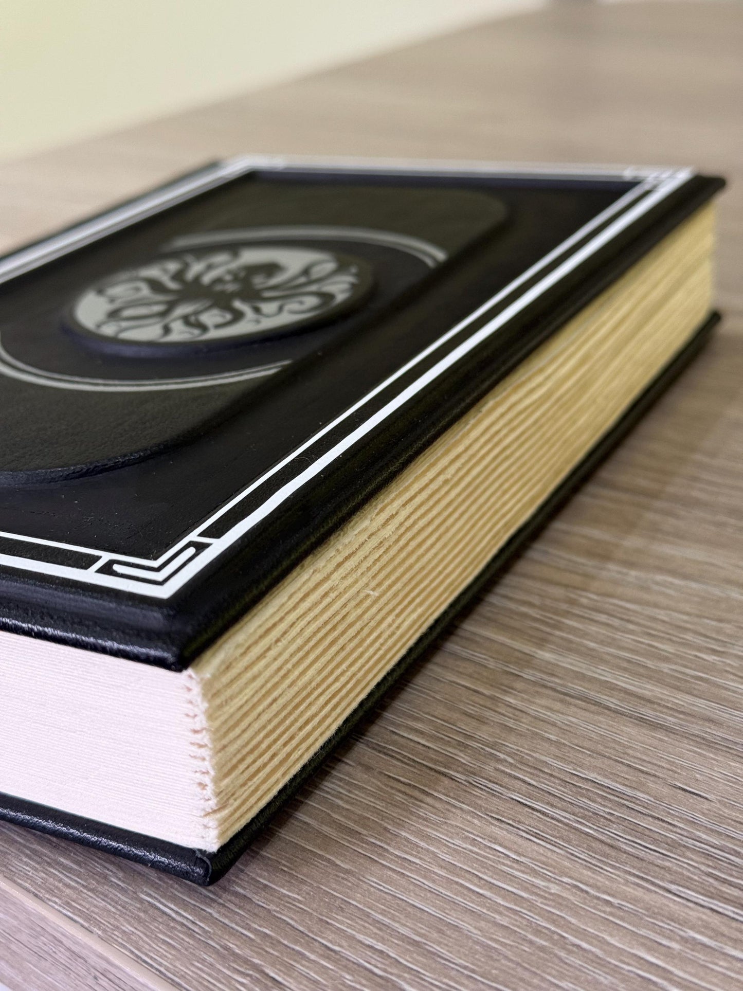 The Call of Cthulhu Real Leather Deluxe Edition | HP Lovecraft